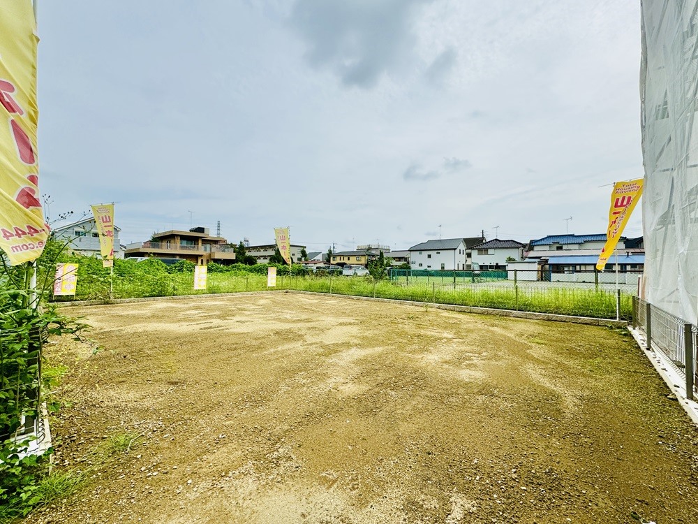 緑豊かで閑静な住宅街に３７坪超の敷地をご用意。建築条件付き売地の良さを最大限に活かすことができます。